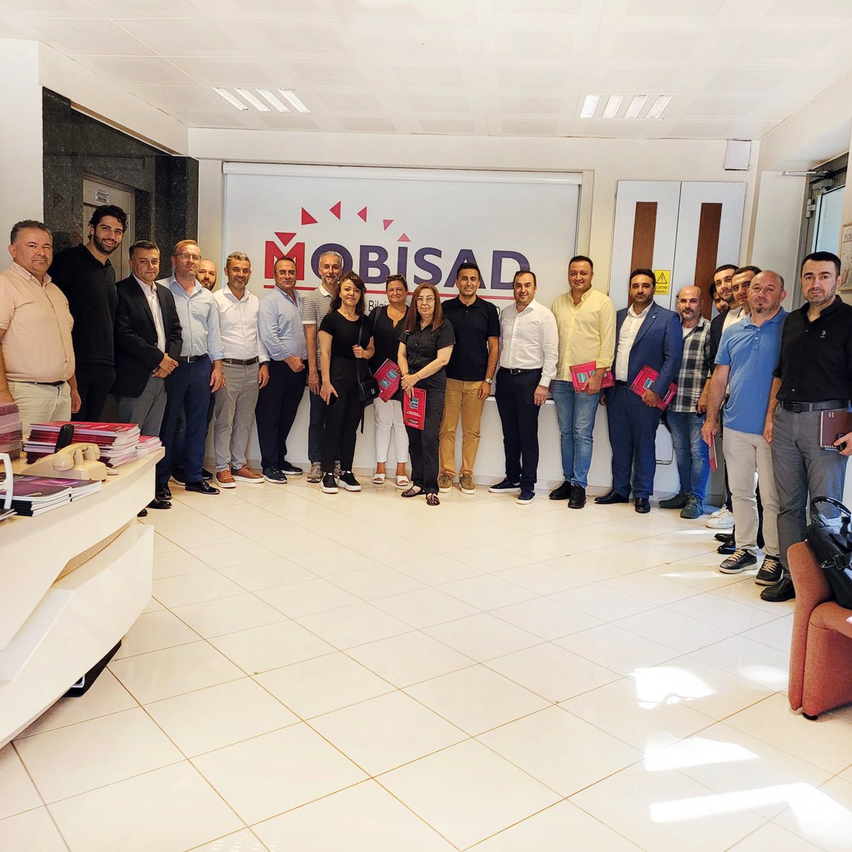 mobisadorg's tweet photo. MOBİSAD Yenileme Merkezleri Komitemiz yönetimini oluşturdu. İlhan Bilgili (Garantili Teknoloji) Komite Başkanı seçilirken; Mustafa Aytekin (HB Bilişim), Mehmet Uygun (Getmobil) ve Pınar Eldem (Pi Group) Komite Başkan Yardımcısı olarak göreve geldiler. 
Komite yönetimine başarılar diliyoruz.