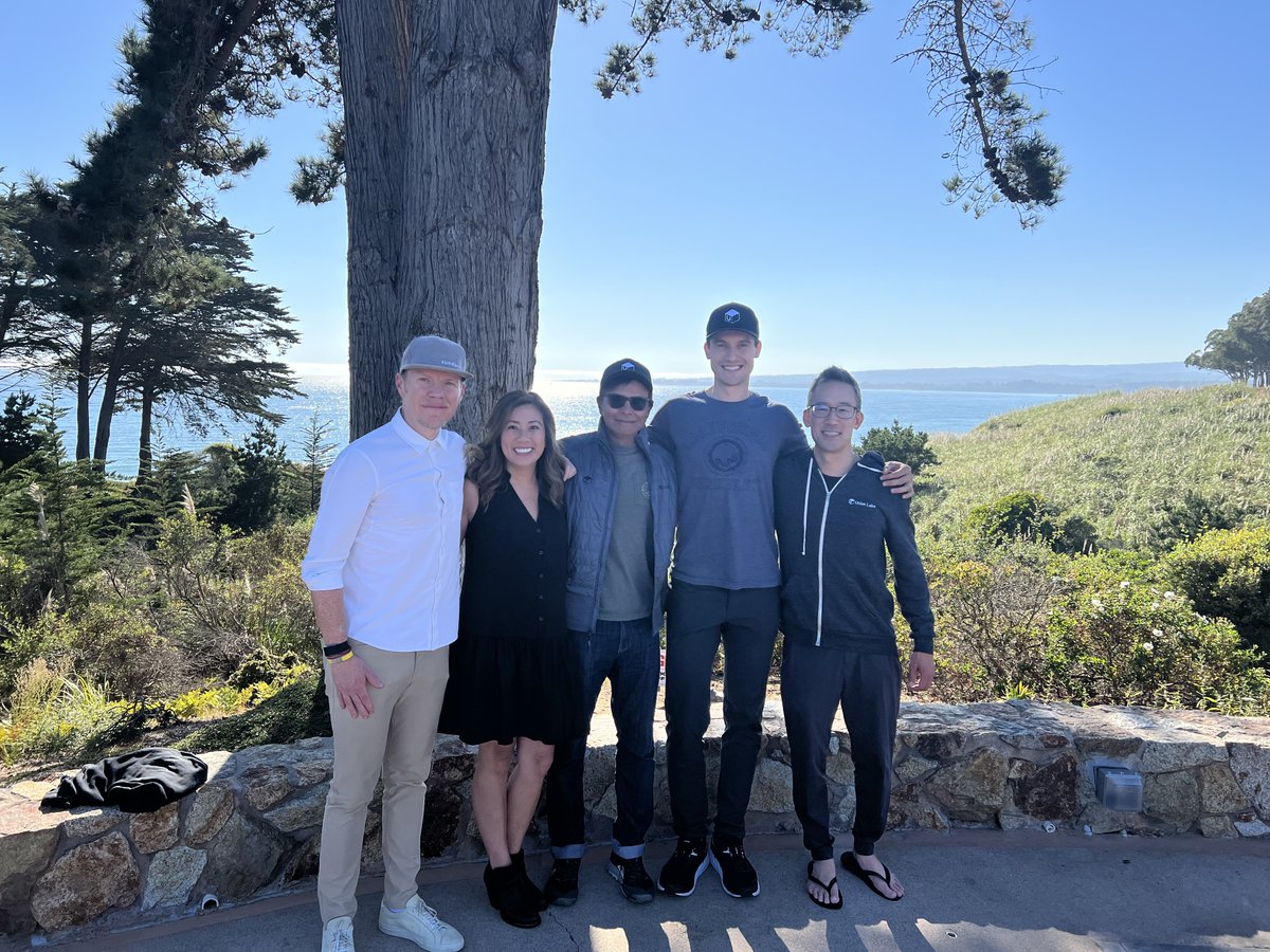 The best part of #FounderWeek is when the whole crew gets together! 

<a href="/naywilliams/">Nate Williams</a> <a href="/chrisbkim/">chriskim</a> <a href="/bcristei/">Bogdan Cristei 🇷🇴🇪🇺🇺🇸</a> <a href="/AnnieLeChelman/">Annie Le</a> <a href="/radishroar/">Sri Rao</a>