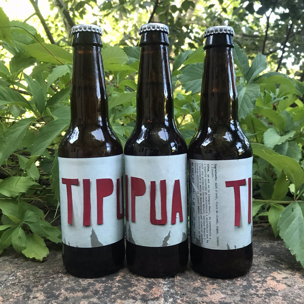 AlmirallSerra's tweet image. Va de birres! Ja tenim les TIPUA! Quina il·lusió! Un any més, aventura conjunta entre #cervesamaquis, @montblanquet i @CervesaMatoll. I l’etiqueta, en aquesta ocasió és un  #collage meu i la maquetació de l’@Ariusaran