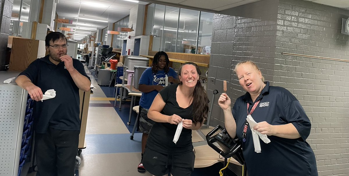 NorthvilleEDU's tweet photo. 👏 Big round of applause for our summer cleaning crew! Thank you for getting ALL of our classrooms ready for a new school year! Hopefully your sweet treats are keeping you cool 🍦 ☀️ 

#NPSWorldofPossibilities #GRBS https://t.co/hk6KRQFkUr