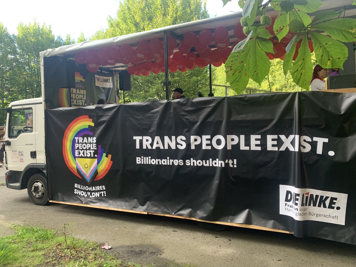 RainerBenecke's tweet photo. Heute (fast) fertig.(Danke an Lani, Tarani, an Francis, Eilert, Moritz.) Morgen mit 2 DJinnen auf der #PrideParade: Der Truck der @LinksfraktionHH. Trans People exist.Billionaires shouldn’t.
#CSD23 #DieLinke https://t.co/kfVoLltZd7