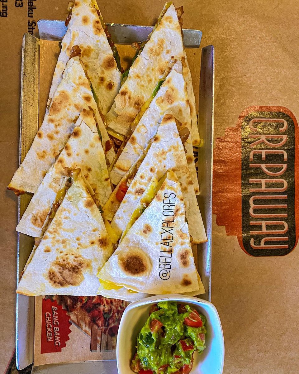 Bellaexplores_'s tweet photo. RESTAURANTS IN LAGOS 

So we have seen and agreed on how pretty Crepaway is, now let’s move on to the food- 

For someone who’s been to Crepaway thrice over two years I sure have a lot to say 😁
Onto the meals;
For starters we had the bang bang chicken and quesadillas https://t.co/RQhTIyGQ5z