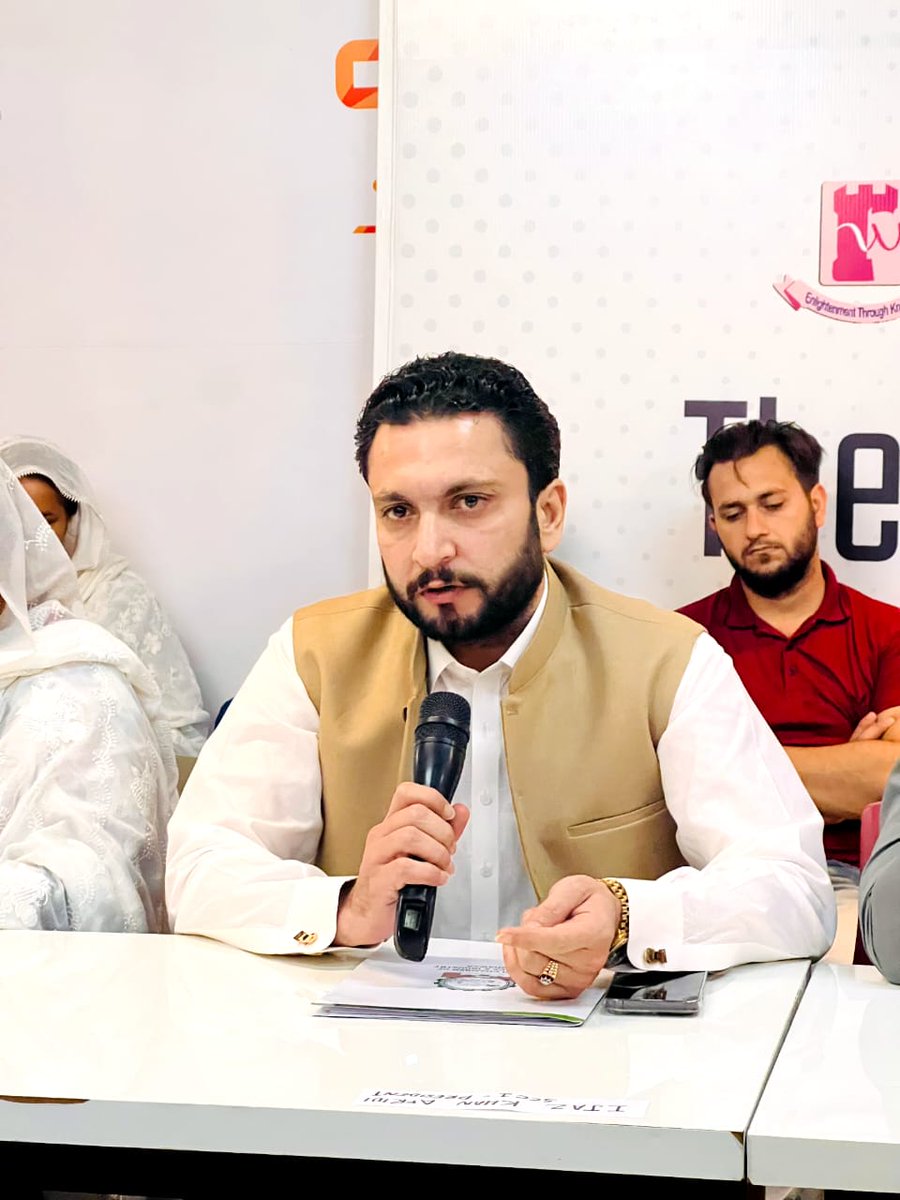 youthinconclave's tweet photo. 🌟Grateful to Mr. @ijaz_afrdi President of @sarhad_chamber, for his captivating presence at TechConnect: Peshawar. His enlightening perspectives sparked inspiration and admiration.🌟

#Gratitude #TechConnectPeshawar #SarhadChamberofCommerceandIndustry #event #Peshawar https://t.co/XAnmNZA7gV