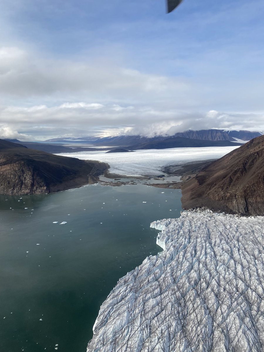 LianeGBenning's tweet photo. Greenland beauties in all their forms ππ
#iron_rivers
#rocks
#ice_sheet
#secure_samples π€£
@DeepPurpleERCSy @KatieSipes42 https://t.co/0yitOpzJSK