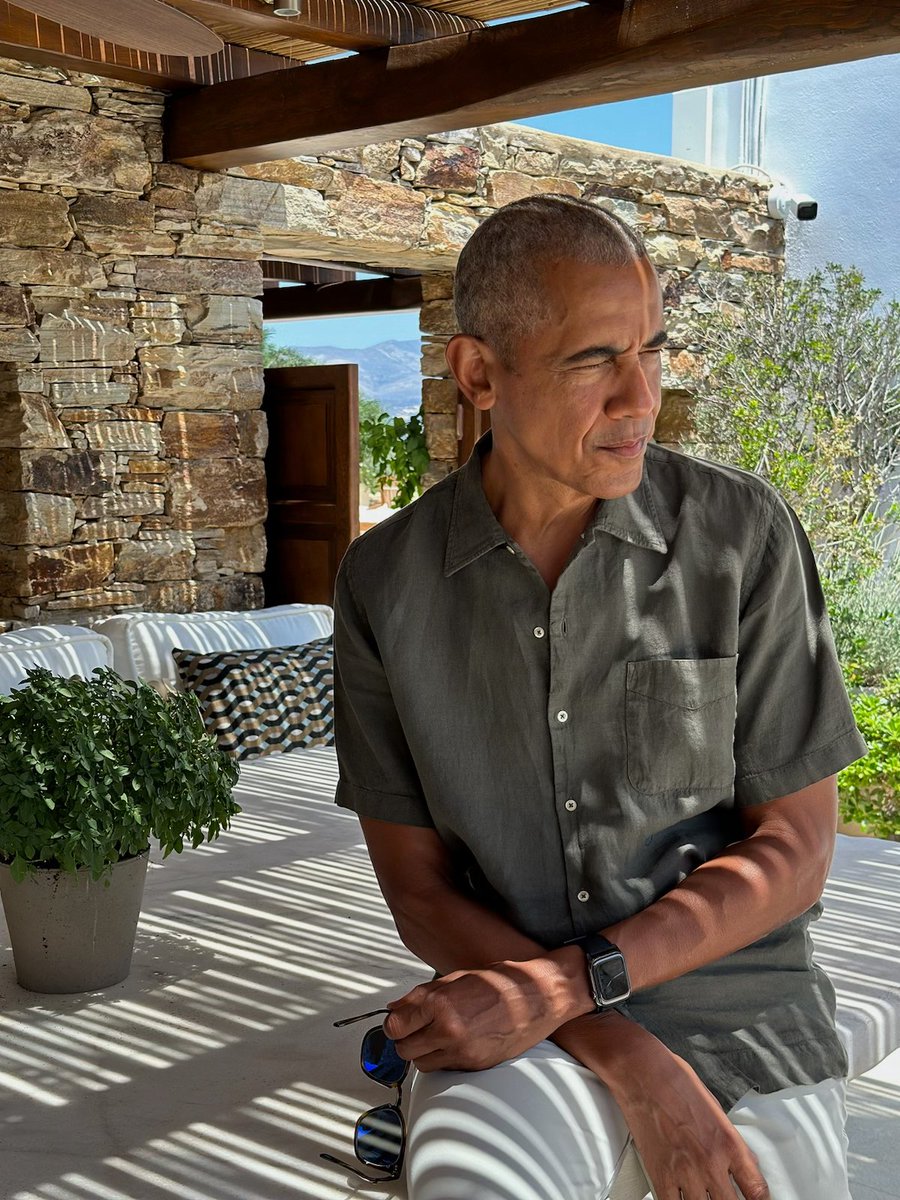 Michelle Obama (@michelleobama) on Twitter photo Happy birthday to my favorite thoughtful guy. Love you, always, <a href="/BarackObama/">Barack Obama</a>. 🥰 Happy birthday to my favorite thoughtful guy. Love you, always, <a href="/BarackObama/">Barack Obama</a>. 🥰