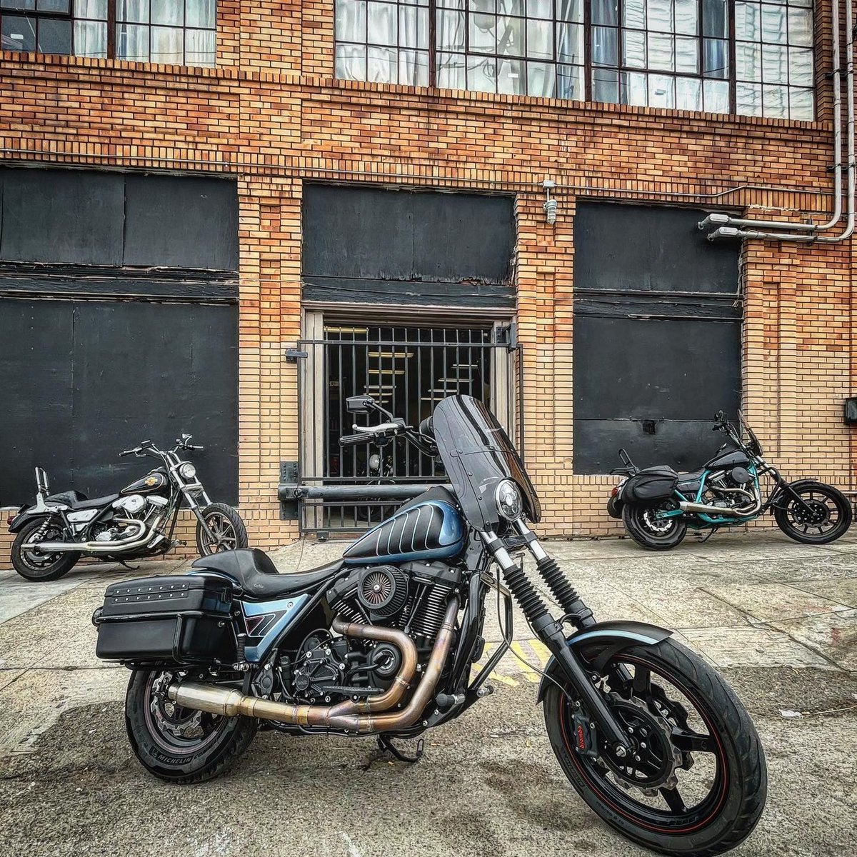 DeadbeatCustoms's tweet photo. It's FXR Friday, folks! @steady_rolling_motorcycles M8🤘🏻
.
#steadyrollingmotorcycles #oaklandstyle #harleydavidson #fxrfriday #m8fxr https://t.co/XoaQd0NOJv