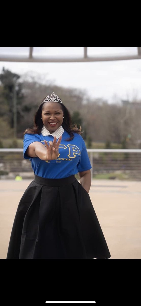 SGRho's tweet image. This week’s #FashionistaFriday is Soror 
Veronica Franklin.
 
@bklyn_rhoyalty_msdesign is a part of the Eta Sigma Sigma Alumnae Chapter in Greenville, South Carolina.
 
Thank you Soror for representing us always 💙💛🐩
 
#SigmaGammaRho #Greater #FashionistaFriday