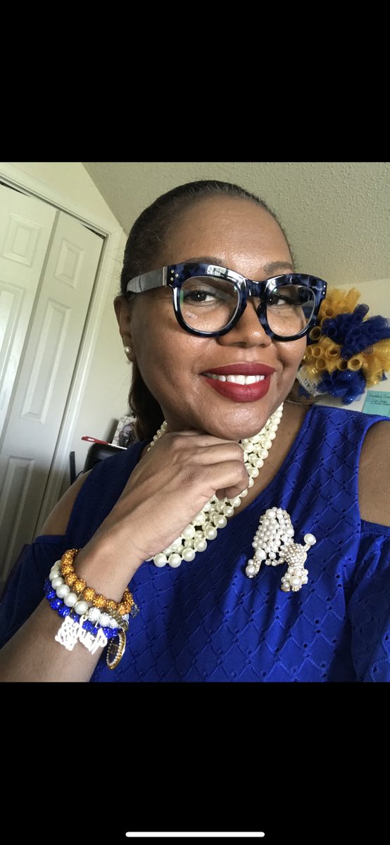 SGRho's tweet image. This week’s #FashionistaFriday is Soror 
Veronica Franklin.
 
@bklyn_rhoyalty_msdesign is a part of the Eta Sigma Sigma Alumnae Chapter in Greenville, South Carolina.
 
Thank you Soror for representing us always 💙💛🐩
 
#SigmaGammaRho #Greater #FashionistaFriday
