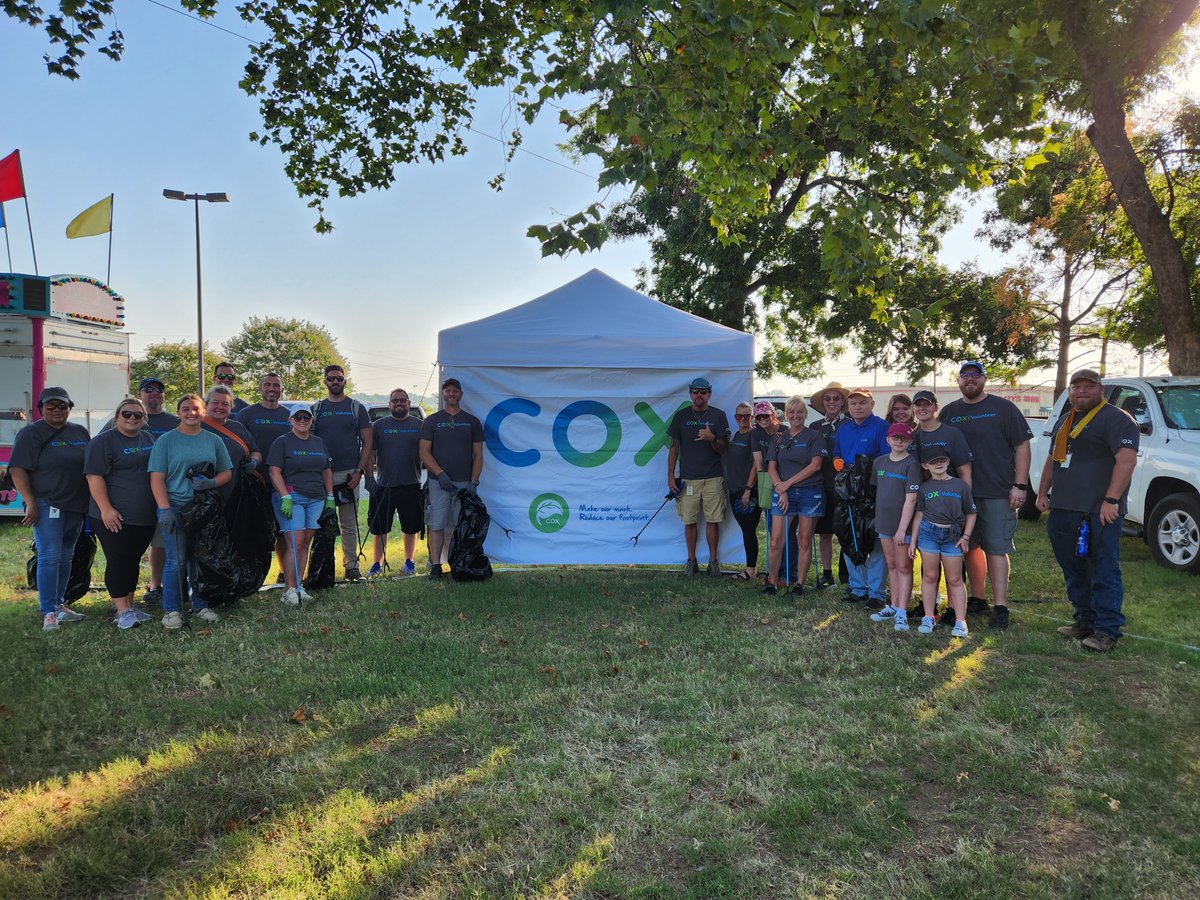 TulsaRiverParks's tweet photo. This week, Cox Communications volunteers completed their third clean-up event of the year for River Parks Authority. 
Big thanks to Cox Conserves and Cox Communications for all of their help this year!
#coxcommunications #riverparks #coxconserves #coxadoptapark https://t.co/YMz4MwxEtR
