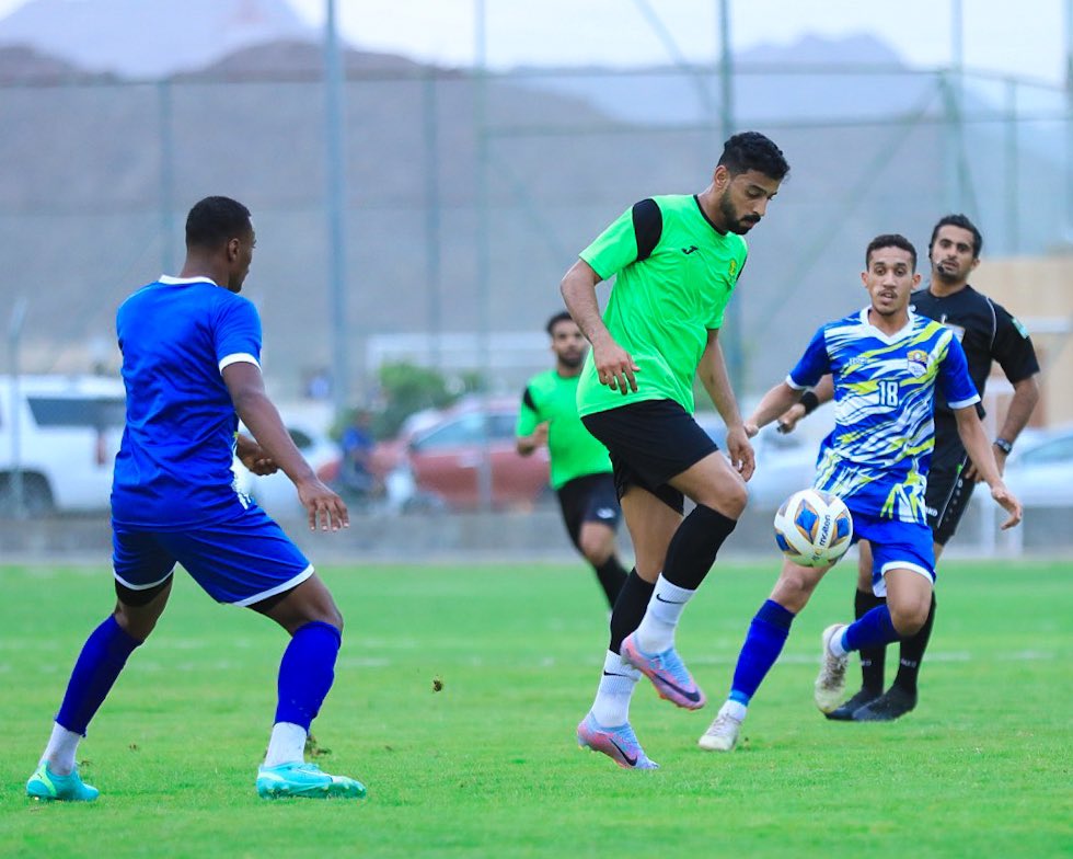 Seeb_SC's tweet photo. الامبراطور يتعادل بهدف مع عبري وديًا 
#نادي_السيب https://t.co/jUzLe6O1mU