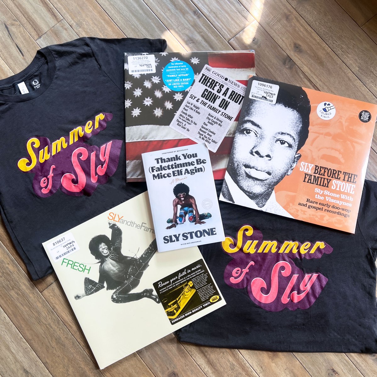 AUWA Books tweet media