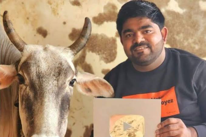 Modiarmy's tweet photo. गौरक्षक मोनू मानेसर को पूरा समर्थन!

मामन खान को तत्कालीन गिरफ्तार किया जाए।

#ArrestMammanKhan https://t.co/yoLxGDUjhF