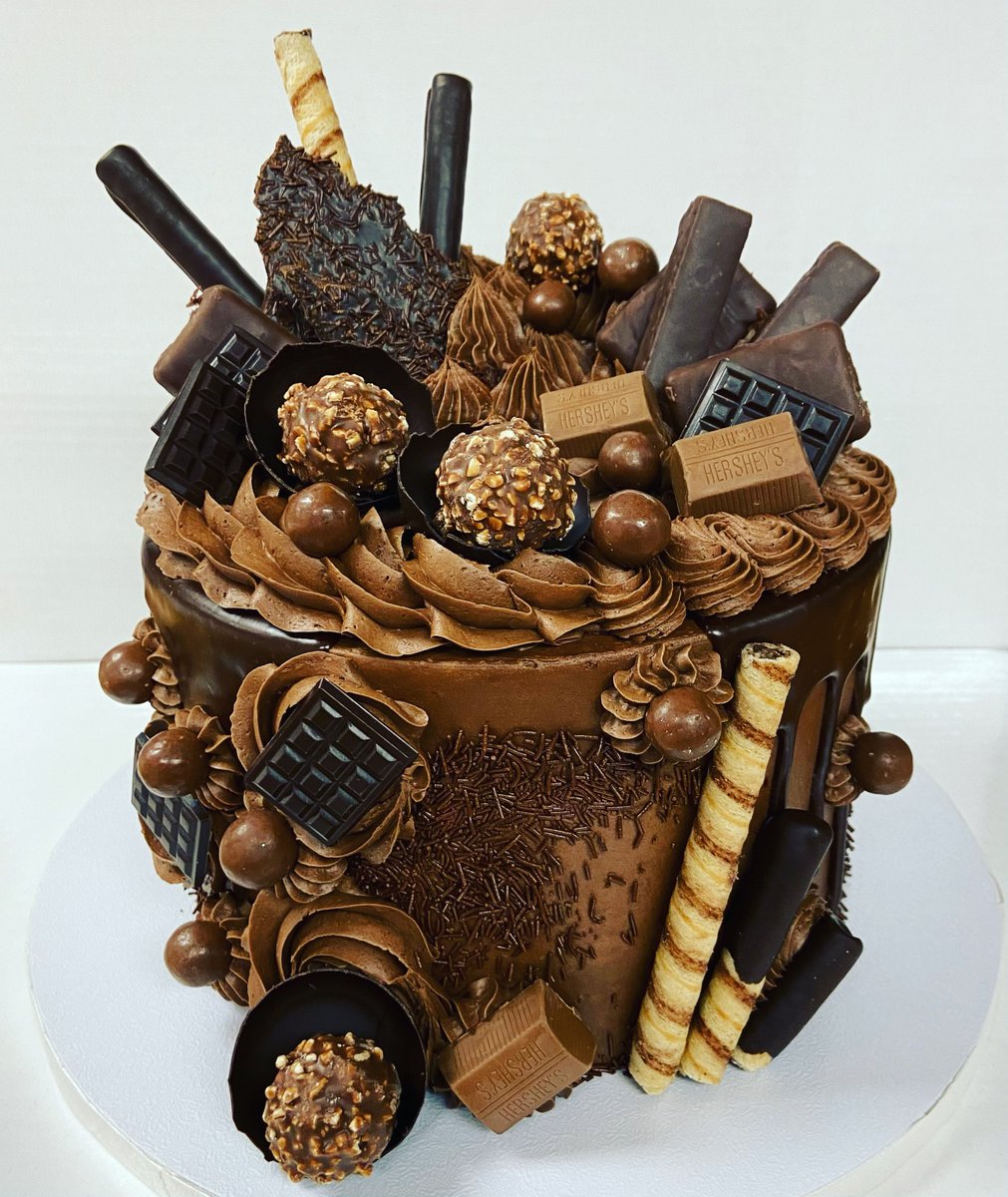 BrooksideMarket's tweet image. Our amazing Cake Decorator, Renee created this beautiful cake for our customer at our Brookside Market. She truly is an artist and a phenomenal talent.

Thank you for all you do for our Bakery and for our loyal customers!