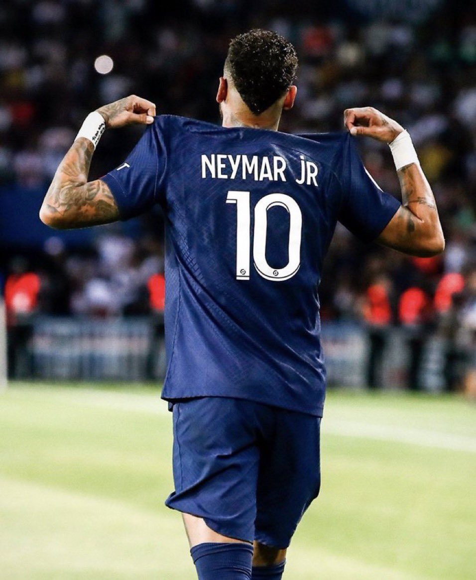 احتاج سبب واحد مقنع يمنع الهلال من التفكير بـ نيمار ؟

تسويقياً هو الثالث عالمياً بعد كريستيانو رونالدو وميسي
فنياً حالياً هو من التوب فالعالم بناديه و بمنتخب بلاده 🇧🇷

مافيه صفقة حالياً توازي صفقة نيمار ابداً من الناحيتين تسويقياً وفنياً وهذي موجوده فيه 🔵

#مطلبنا_نيمار_للهلال