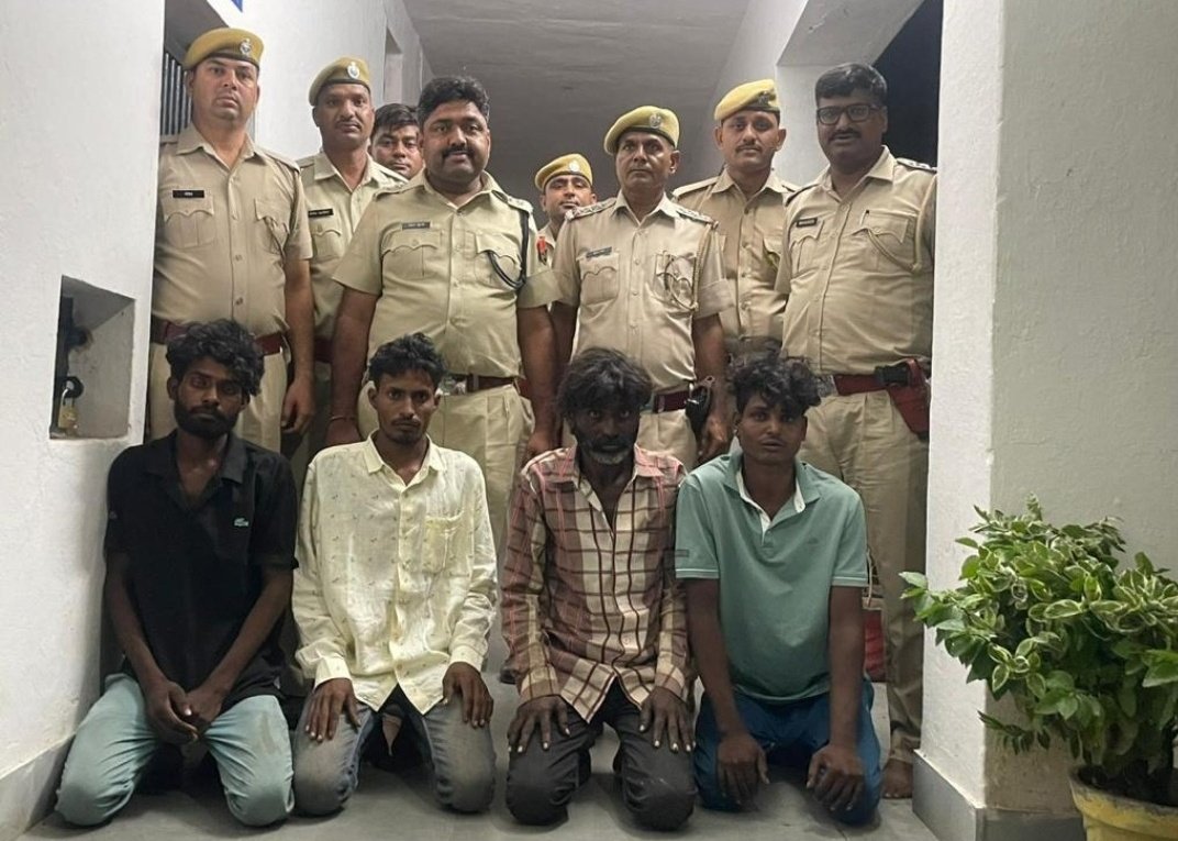 अगर जिंदा भी जलाया जाये तो भी ये सजा कम ही होगी ऐसे दरिन्दों के लिए 😡😡
इनको जल्द से जल्द इस दुनिया से अलविदा करो 👇🙏 
<a href="/CMHelpdesk/">Rajasthan CM Helpdesk</a>

#तोला_के_हत्यारो_को_फांसी_दो 
#तोला_गुर्जर_मांगे_इंसाफ