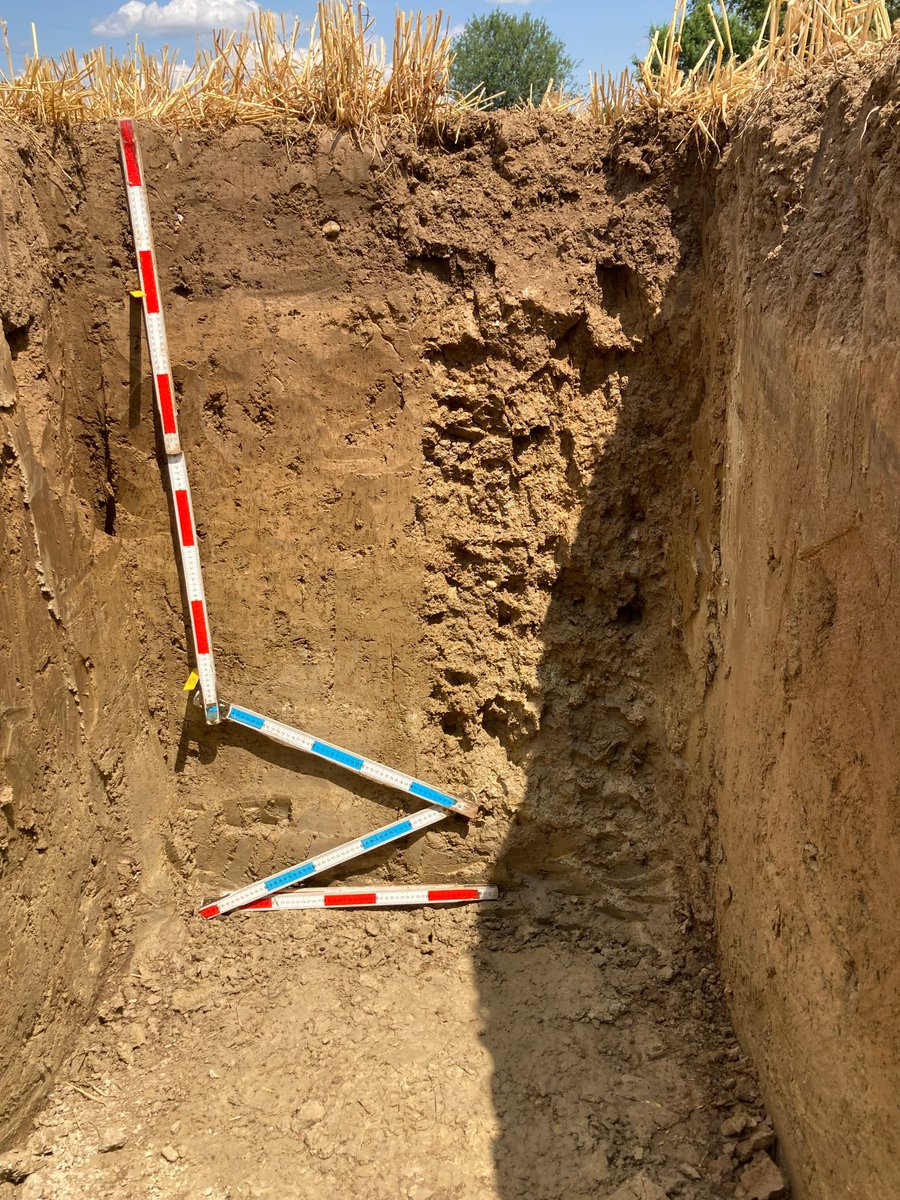 Taking the opportunity, together with <a href="/heller_oli/">Olivier Heller</a>, to show and discuss some #soils around <a href="/Agroscope/">Agroscope</a> Reckenholz at the annual science fair. Small area, but a large diversity of soils!