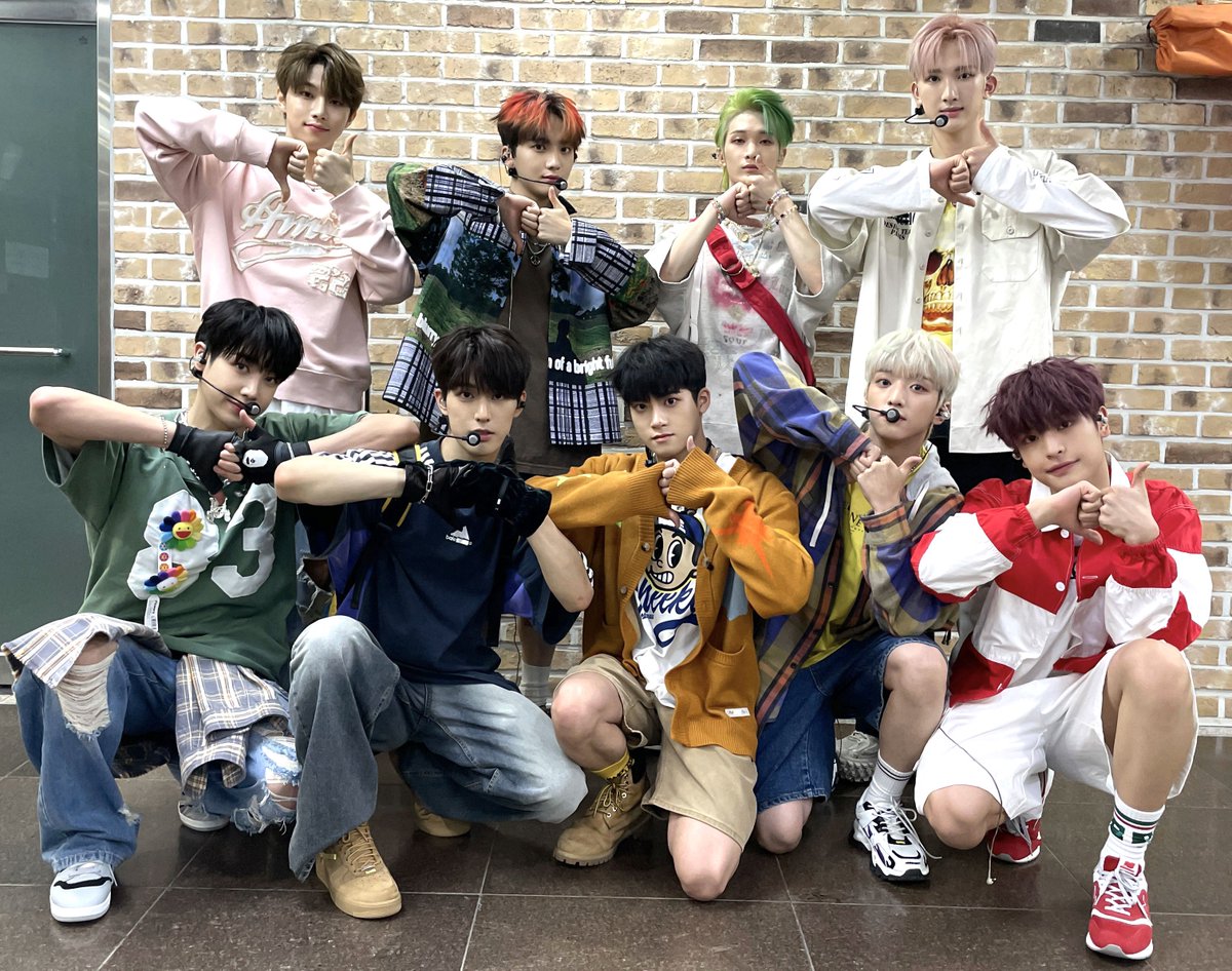 xikers_official's tweet photo. [👀] 230804 #뮤직뱅크

오늘도 신나는 Do or Die 무대 보여준😝
우리 쌐둥이들 장해요 기특해요 멋져요 🫳🏻🫳🏻

#Hi_kers👋 #xikers #싸이커스 https://t.co/xaDZI7Zbz7