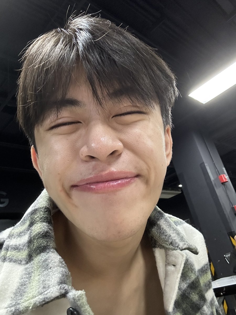 phutatchai tweet media