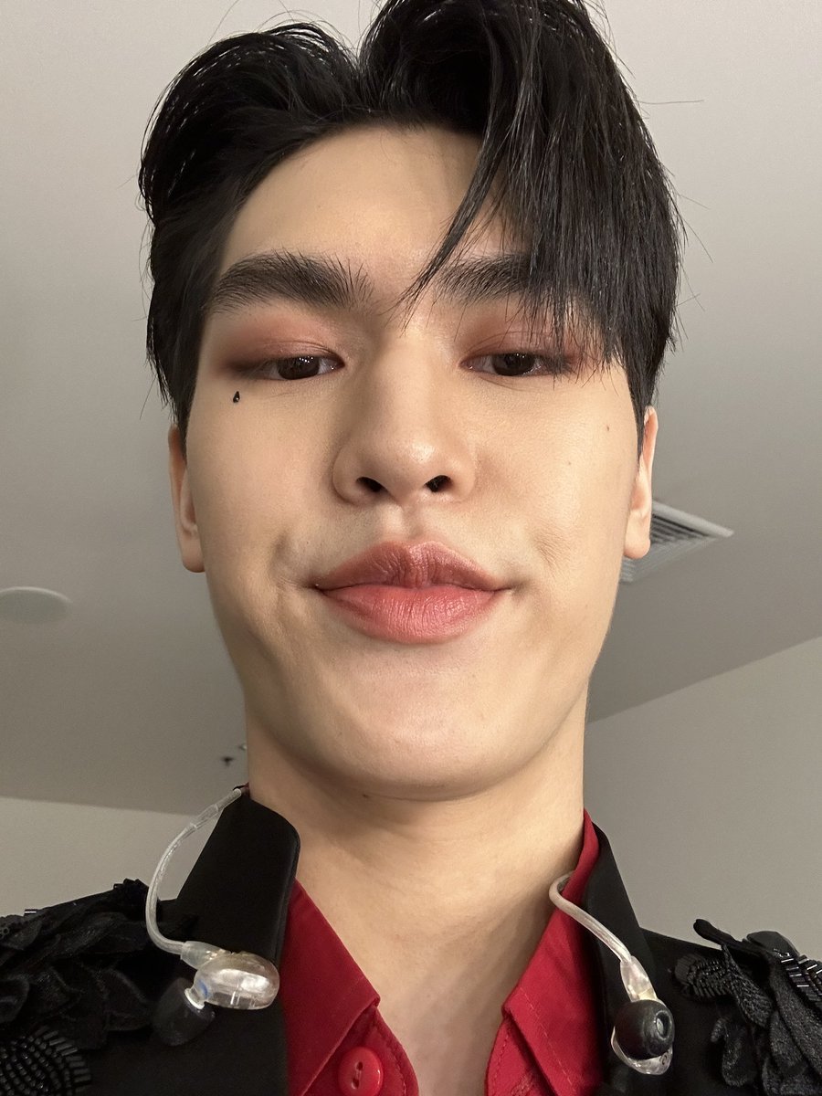 phutatchai tweet media