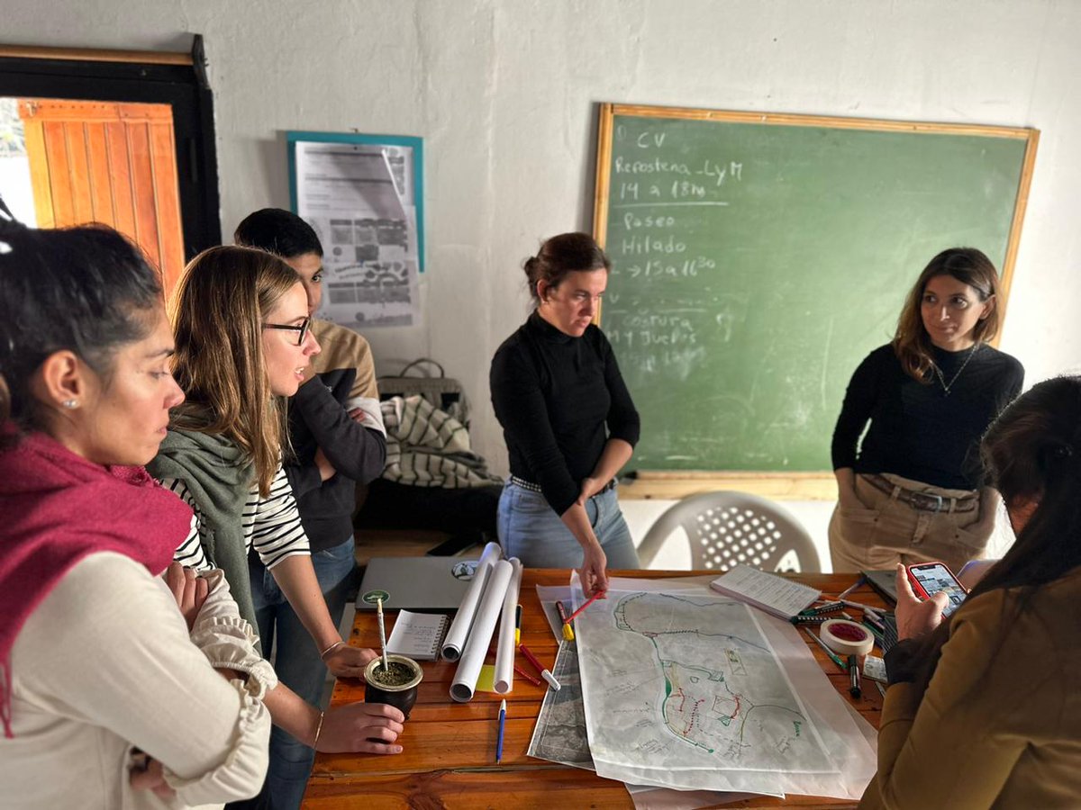 onuhabitatarg's tweet photo. 📣#Aluminé

Los equipos de @AlumineNoticias y @onuhabitatarg trabajan en un diagnóstico técnico para diseñar un plan municipal que guíe la futura planificación y gestión de la ciudad.

Junto a @COPADEneuquen aplicamos la metodología #PlanificandoNuestraCiudad de @onuhabitat https://t.co/jfSmw2UFyH