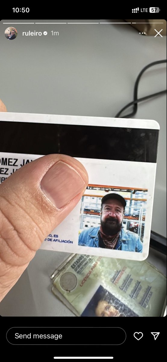 ernroboto's tweet image. Su licencia permanente de @eltalcha está igual de puteada que la mía  #PoderosoPlus