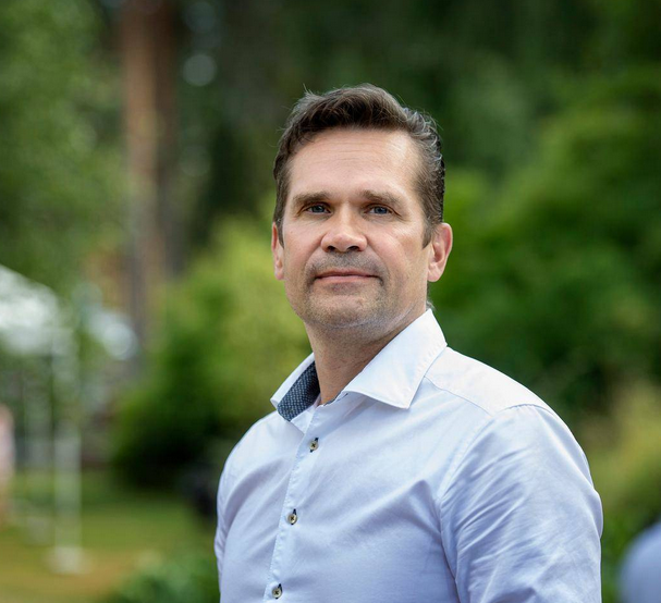 FellaFunduro's tweet photo. #Finland #Finnfellas #Fellas
Mika Aaltola is running for the presidency of Finland. What other options do we Fellas have - at least me does not. I already sent a support card. Mika is: #proukrainian #antiruzzian #antifacist #liberalright #notpolitician #ExpertinForeignAffairs https://t.co/mrFAkXXFgL