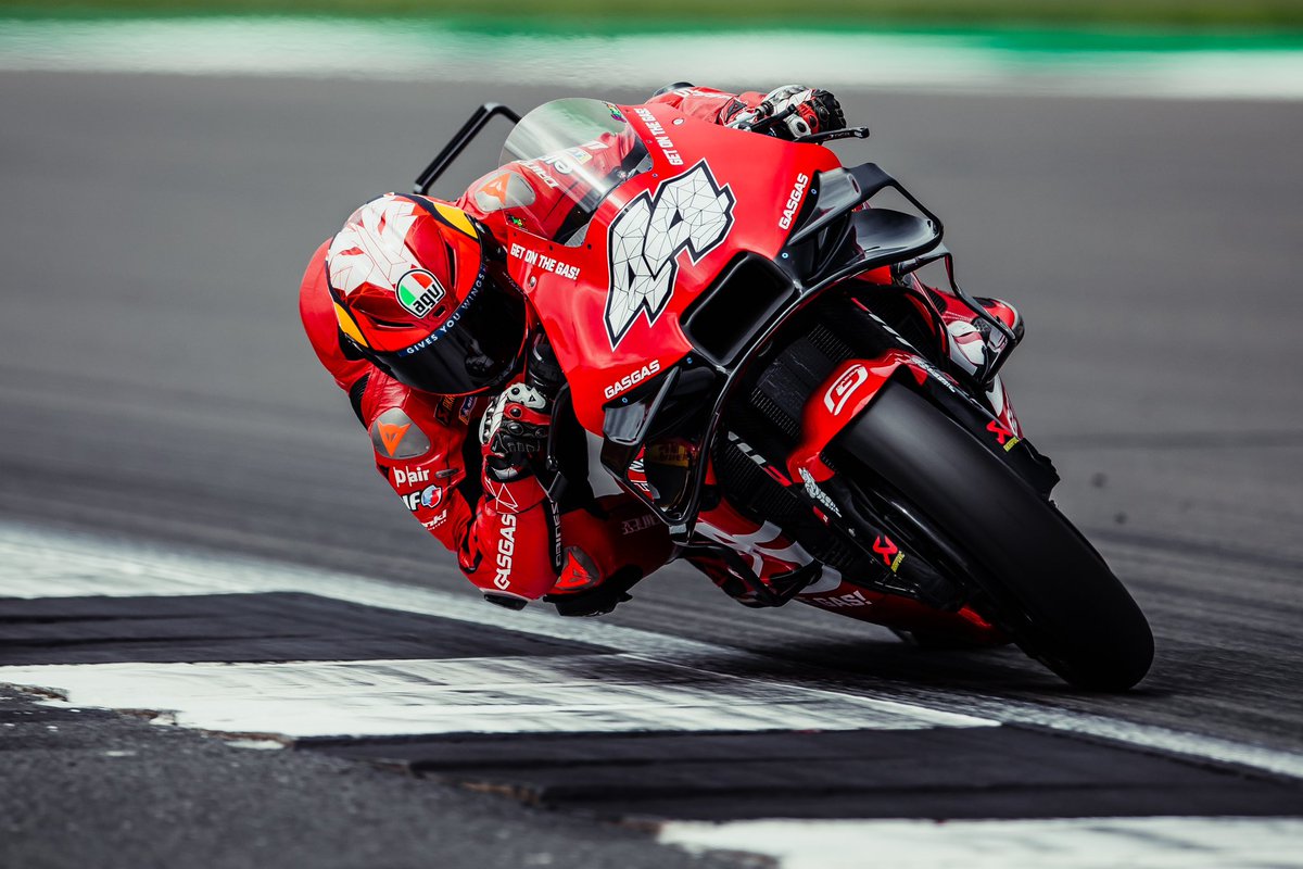 Tech3Racing's tweet image. Friday feelings ✌🏼
So happy to be finally back doing what we love 🤩

#GASGASFactoryRacingTech3 #RedBullKTMTech3 #Tech3ERacing #MotoGP #Moto3 #MotoE #BritishGP