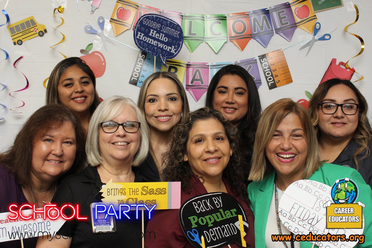 bmartinezdeleon's tweet photo. 😍😉Happy to start this Friday with my incredible coworkers welcoming and serving breakfast to paras at the 3rd annual Paraprofessional Conference! 🥳🤩 #alvinisd #eachstudenteveryday https://t.co/UQVIfEM3gL