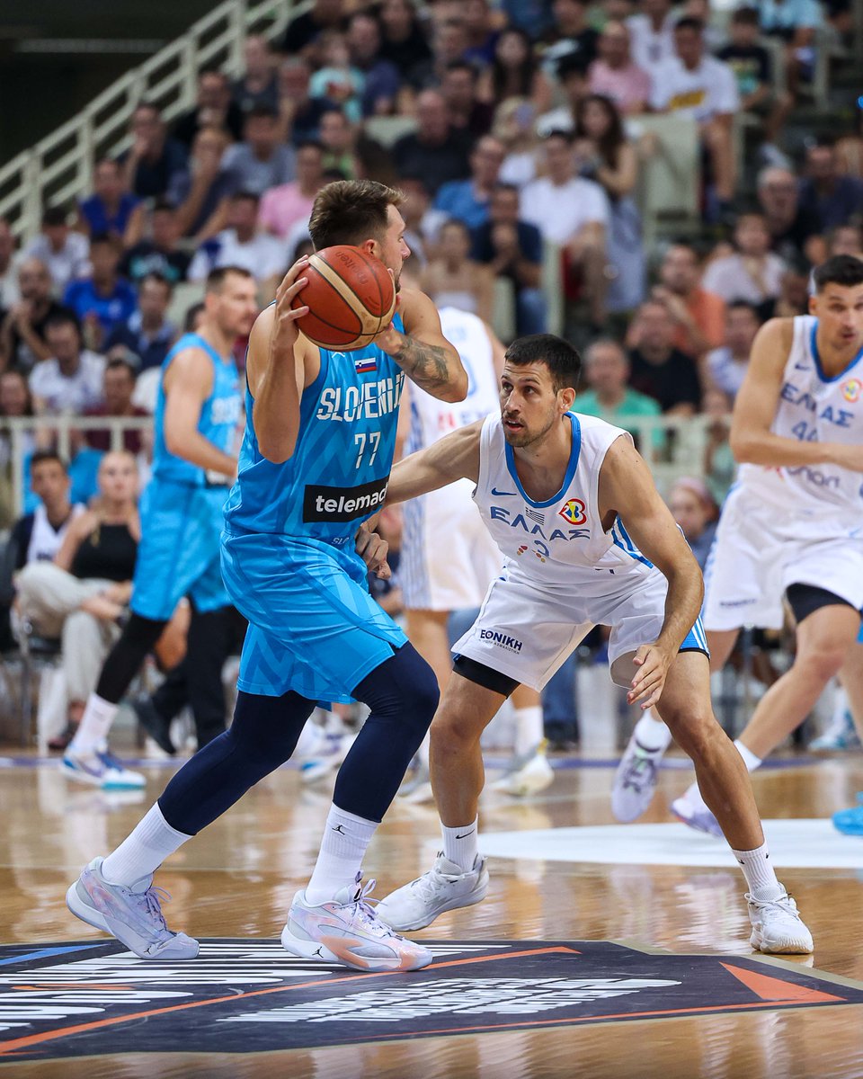 HellenicBF's tweet photo. Ανδρών: Ελλάδα - Σλοβενία 27-25 (10')
@FIBAWC #FIBAWC #SLOGRE #PantaDipla #WinForHellas #HellasBasketball 🏀🇬🇷 https://t.co/SYyD1xYaoP