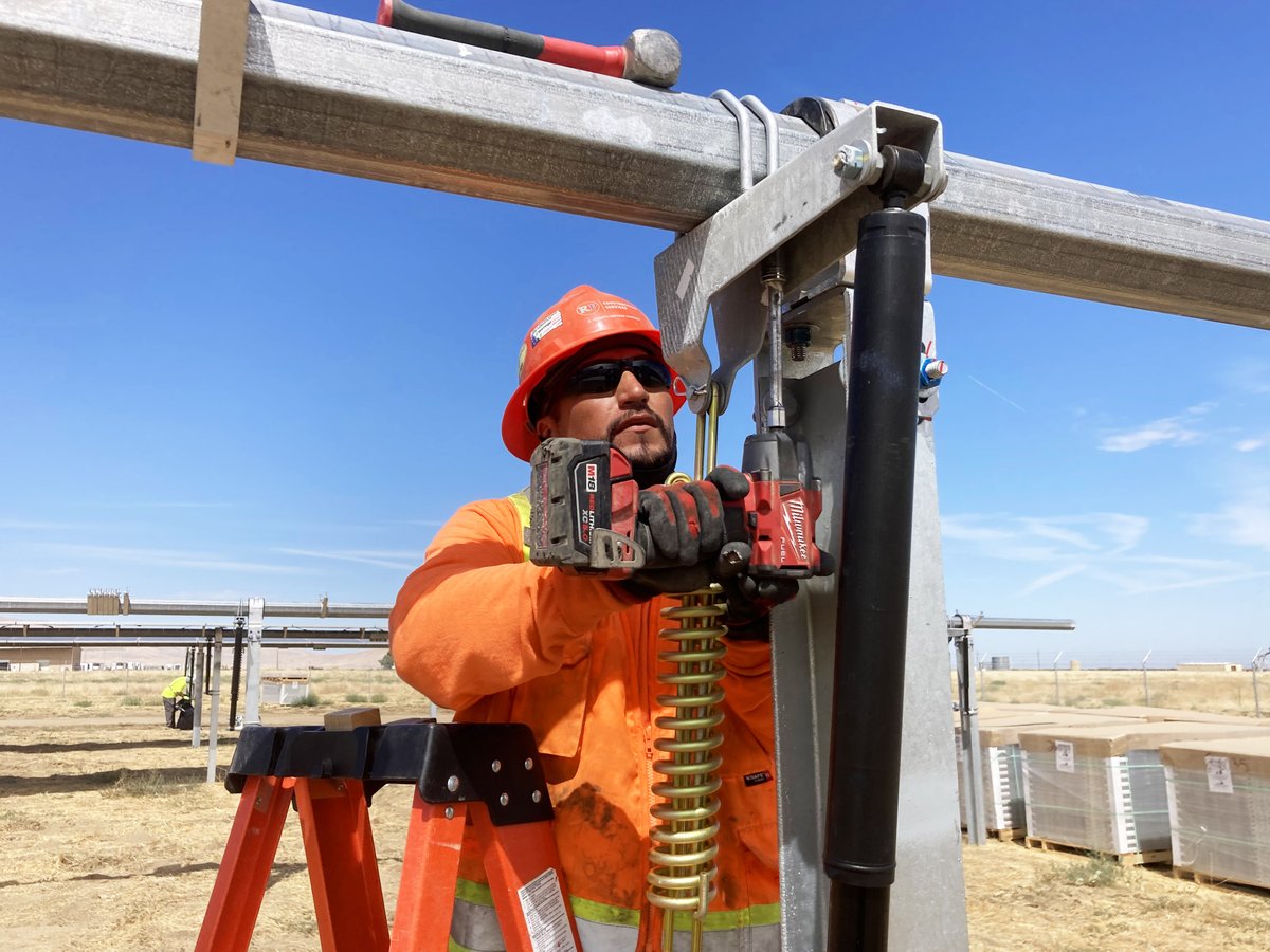 ampacity_llc's tweet image. Teams across the country are wrapping up another successful week of builds. Thank you, crews, for all your hard work! 

#BuildingBrightfields