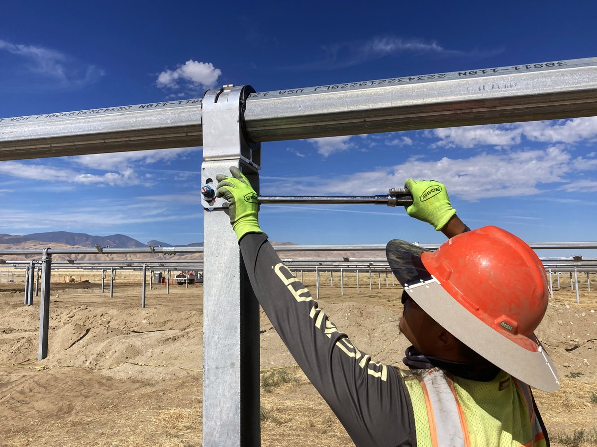 ampacity_llc's tweet image. Teams across the country are wrapping up another successful week of builds. Thank you, crews, for all your hard work! 

#BuildingBrightfields