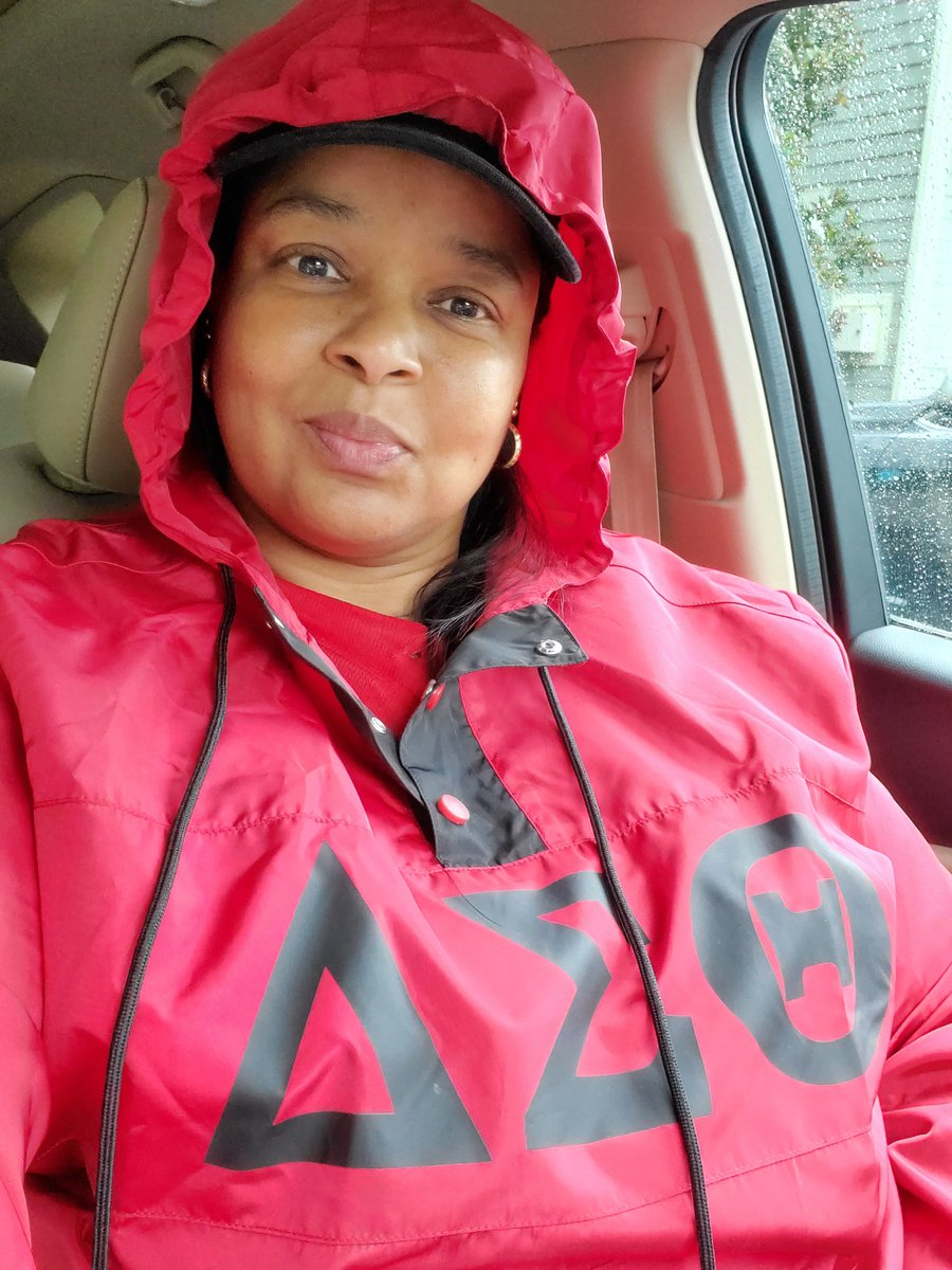 tiffanie425's tweet image. On this rainy day what do you do?  Pull out a jacket you have never worn from your #deltabox