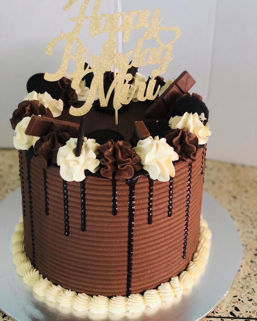 You can’t buy happiness, but you can buy cake and that’s kind of the same thing😋
 For inquiries , orders and deliveries Dm us or WhatsApp  +256705590590
#WrightBakery
#AcakeForEveryOne