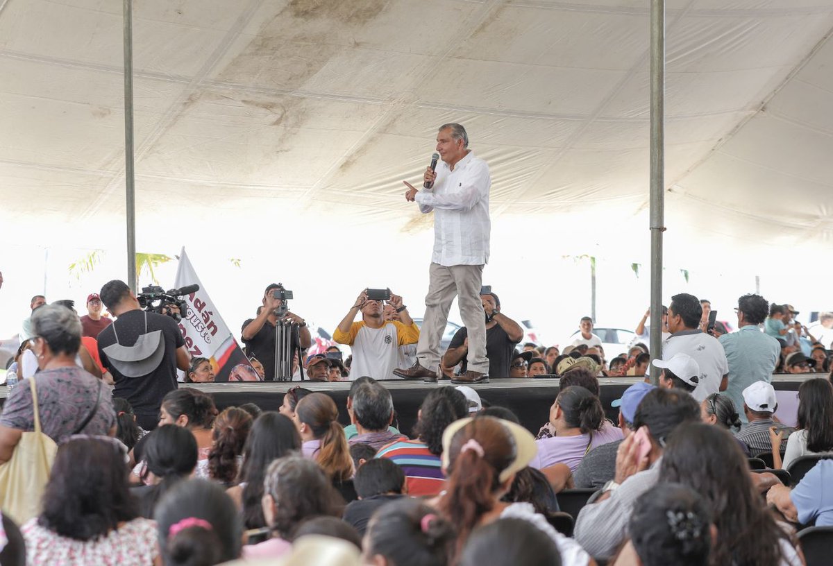 adan_augusto's tweet photo. Palabra cumplida. Hoy regresamos a Quintana Roo, para continuar construyendo la Cuarta Transformación, en este estado hermoso que requiere un desarrollo sostenible, inclusivo y justo.

Agradezco a las compañeras y compañeros de Chetumal, que nos entregan su tiempo, que nos comparten sus sueños y que nos transmiten su esperanza.