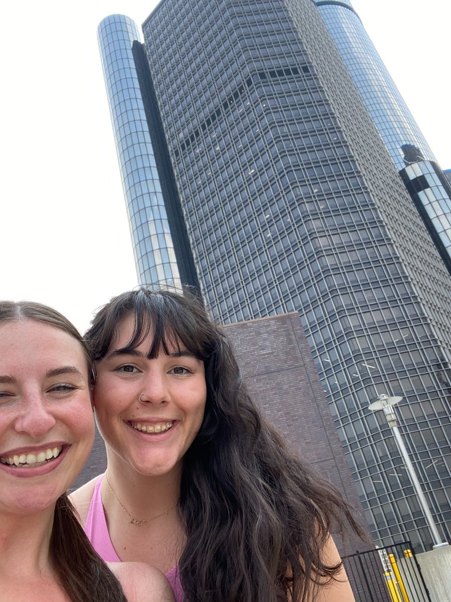Franco_Detroit's tweet photo. Senior #IntegratedCommunications Specialist - Digital Kaiti Horn and #PaidMedia Specialist Alex London participated in @gmrencen Rooftop #Yoga, overlooking the #Detroit River, with poses, breathing techniques and exercises to enhance mental, physical and emotional well-being. 🧘 https://t.co/Ae4SjegM2I