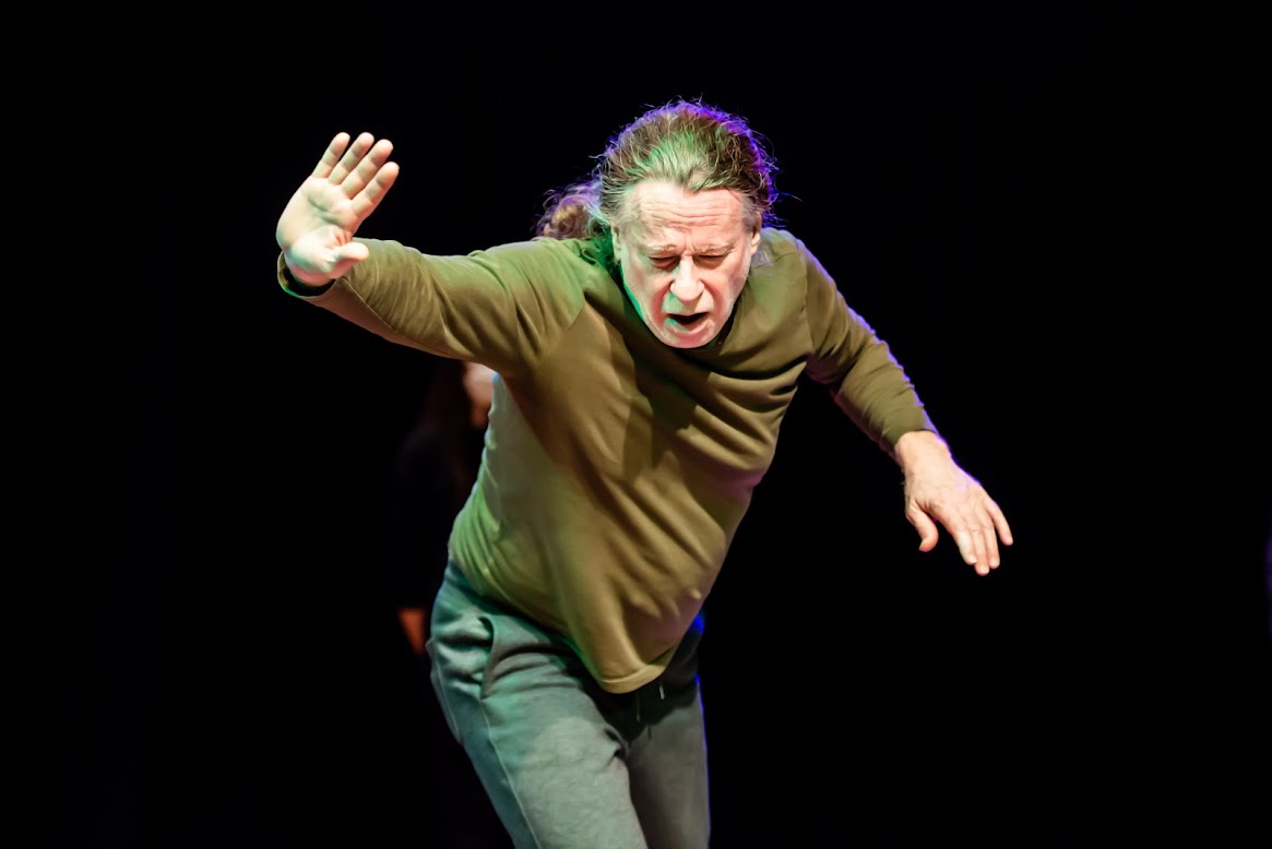 OutsideTheatre's tweet photo. Moving Recovery has put on some beautiful performances in the past, and here's a throwback from 2021!
We can't wait to see their next performance later this year 🤩 Keep an eye out for invites...
#DanceforWellbeing #MovingRecovery #OutsideEdgeTheatre https://t.co/JYHOvYRv9n