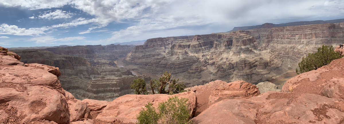 techChirag's tweet photo. Majestic mountains..#GrandCanyon rocks ❤️ was great to be back again..until next time! #EaglePoint #GuanoPoint https://t.co/BCFqchvAKs