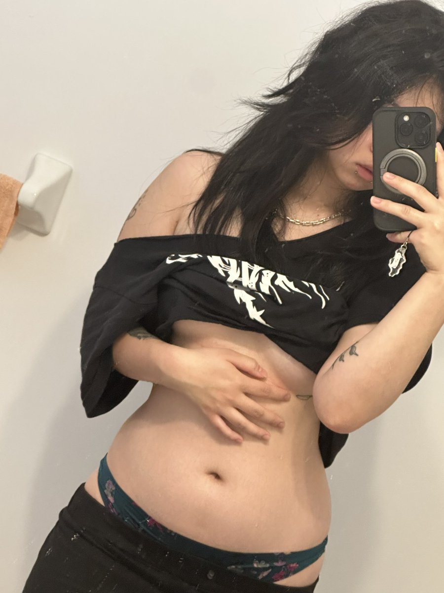 sooyensu's tweet photo. just woke up https://t.co/KNhcO0iToN