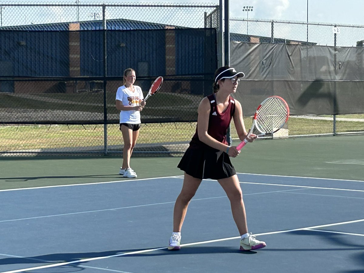 DPISD_Tennis's tweet image. The varsity took the win 15-4 over Barbers Hill yesterday!  Our next match will be on Monday 8/7 at DPHS South - 9 a.m. vs Dulles.  🦌 🎾 @Coachtheim @dpisdathletics @DPISD_South