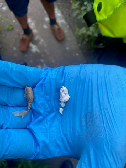 CoventryCityWMP's tweet photo. Excellent work from the team on patrol in Hillfields. Wraps of Class A drugs recovered and taken off the streets
#OurHillfields https://t.co/i1n5NSyhiK