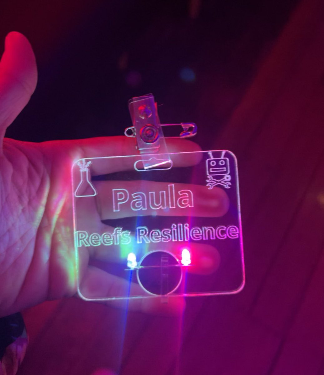 paulimim's tweet photo. I enjoyed a lot the opportunity to share my passion for #marineecology to the community at the @BeakerStreetSci . So happy to be part of this festival
#phdlife #phdjourney #reefresilience #utas #IMASUTAS https://t.co/fKTTuKuoyO
