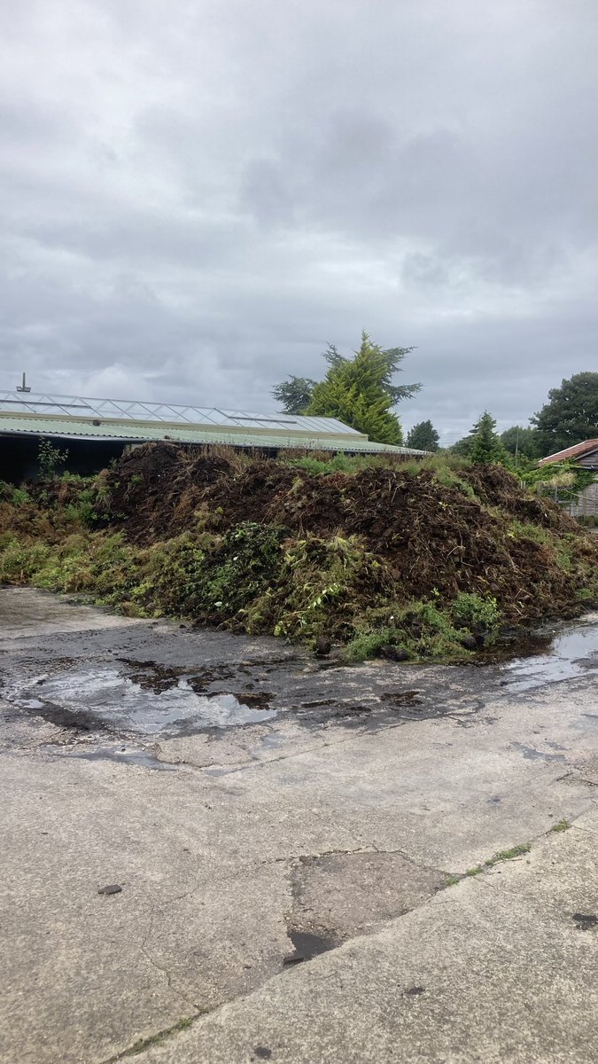 CharlesBewley2's tweet photo. Got this pile of waste peat compost I want to reuse. Has anyone out there got soil steaming equipment, elevator, etc? #recycle #donotwaste #horticulture #growing https://t.co/KCzTbAncI0