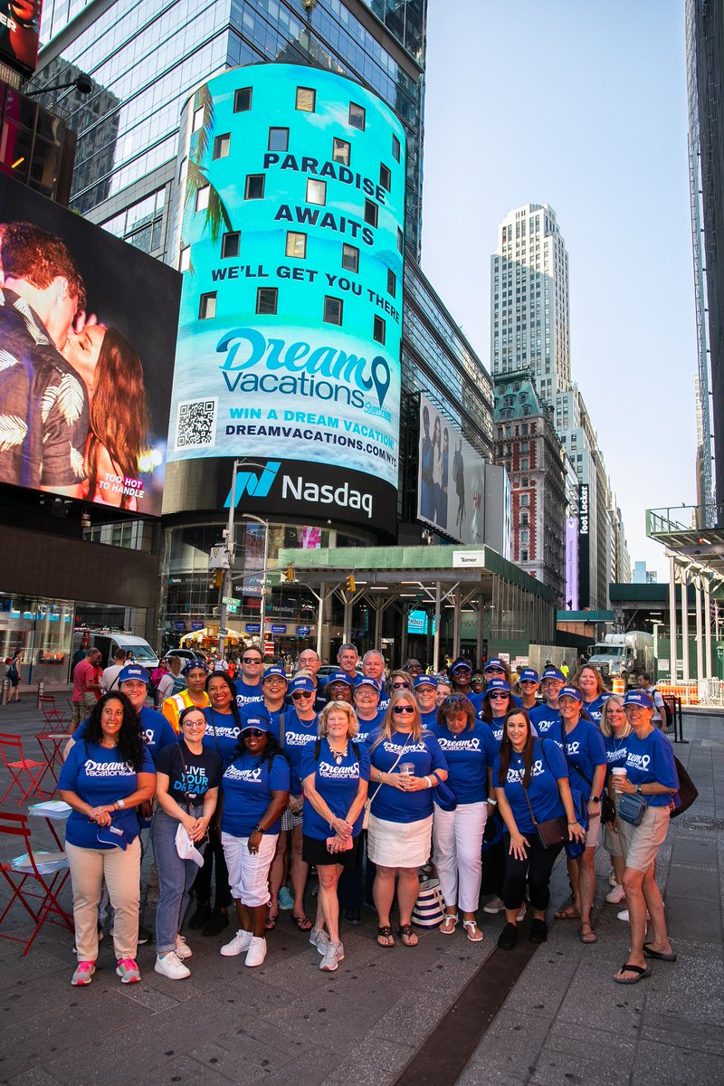 bahnabee's tweet photo. Displaying in NYC until August 20th, take a selfie in front, send it to us, and receive a BONUS towards your next booked vacation with us! https://t.co/rnnMyGKIHW