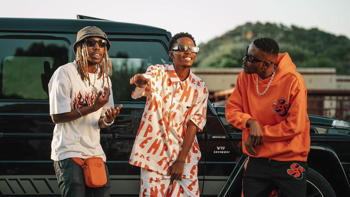 CapricornFM's tweet photo. #FutureNumber1 is coming up, which song do you feel deserves the number one spot on the #UrbanHot40 in future?
NEXT | Share with @NdivhoMakhwanya via WhatsApp on 079 899 6226. https://t.co/vusF59qyzA