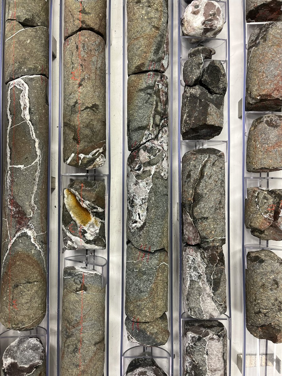 cejasper's tweet photo. How the day started vs how the day ended: 

#exp395 @TheJR @NSF https://t.co/BGZPslP9Ib
