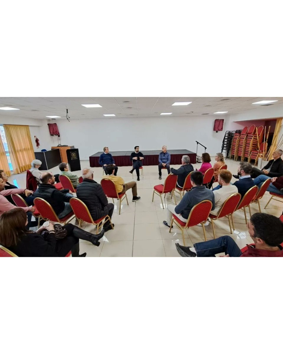 ¡Una economía ordenada es un país con futuro! 🇦🇷

📢 <a href="/muramartin/">Martin Mura</a> estuvo junto a <a href="/rbrusa22/">Roberto Brusa</a> y <a href="/ATortorielloOk/">Aníbal Tortoriello</a>, con vecinos y voluntarios de Río Negro para hablar sobre su experiencia en la Ciudad de Buenos Aires como ministro de hacienda 📈