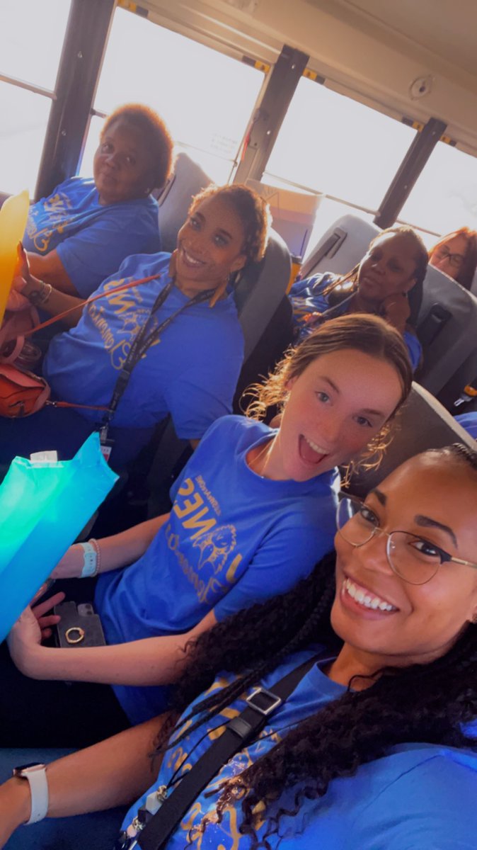 4th grade is ready for the 23-24 year!!! Headed to convocation #JESWeAreONE #AldineRising <a href="/AldineISD/">Aldine ISD</a> <a href="/JonesES_AISD/">Jones Elementary School</a>