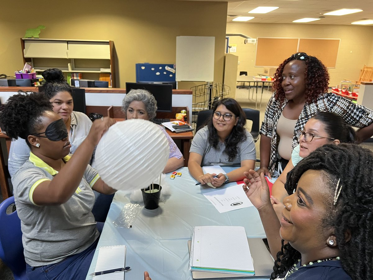 rsmith4_smith's tweet photo. @HoylandES 3rd grade -
“Teamwork is a strategic decision.” 
#DreamBigWorkTogether https://t.co/i0pvtdCwL6