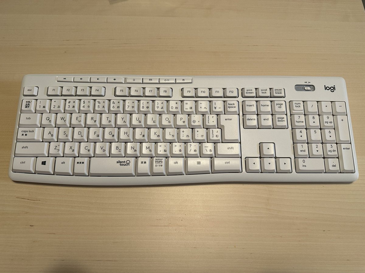 rs1215_CX60's tweet photo. キーボード静音化やろうと思ったけど、材料集めたりするのと新品買うのでそんな値段変わらんなと。
て事で買いました。ロジクールのK295。
かなりいい。打鍵感も打鍵音もいい。
この値段でこれはいい。
白もかわいい。
明日職場持ってこ。
#ロジクール
#K295 https://t.co/32FmKKcTab