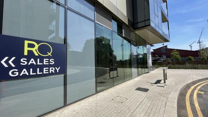 NovaLoca's tweet photo. Prominently located ground floor commercial units from @HLCommercial - 936 to 1,023 Sq Ft with flexible uses. Sold in shell and core condition with one parking space available per unit. Nine Eastfields, #Wandsworth Riverside Quarter. #commercialproperty https://t.co/EUdoS5taas https://t.co/LORt8Zb2U9